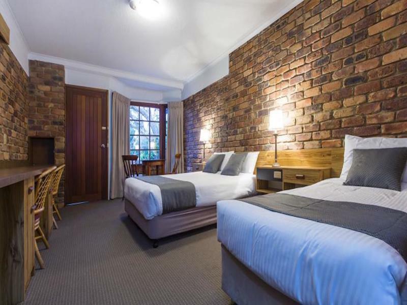 Montville Mountain Inn Extérieur photo